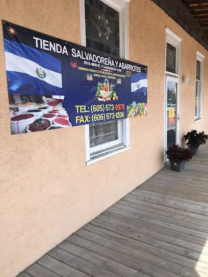 Tienda Salvadorena en Flandreau