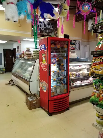 La Azteca Grocery en Round Lake Beach